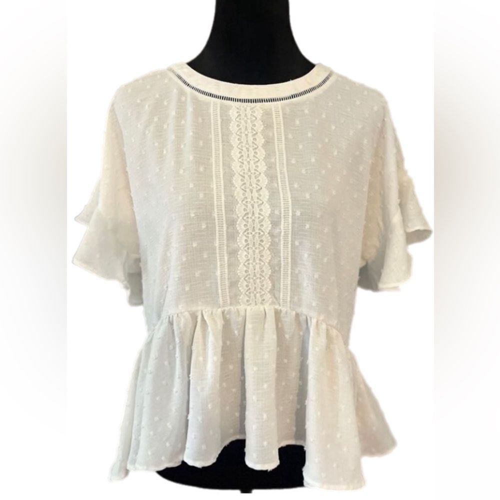 NWOT Blu Pepper White Eyelet Peplum Top. Size medium